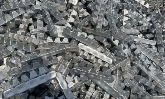 Aluminium notch bar with grooved extruded profile